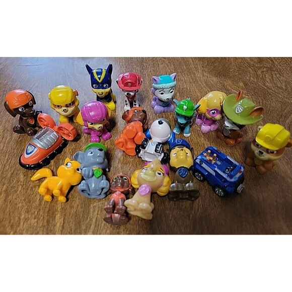 Cake topper Lot of PAW PATROL Action Figure Mini puppies dogs mixed lot - Picture 1 of 10